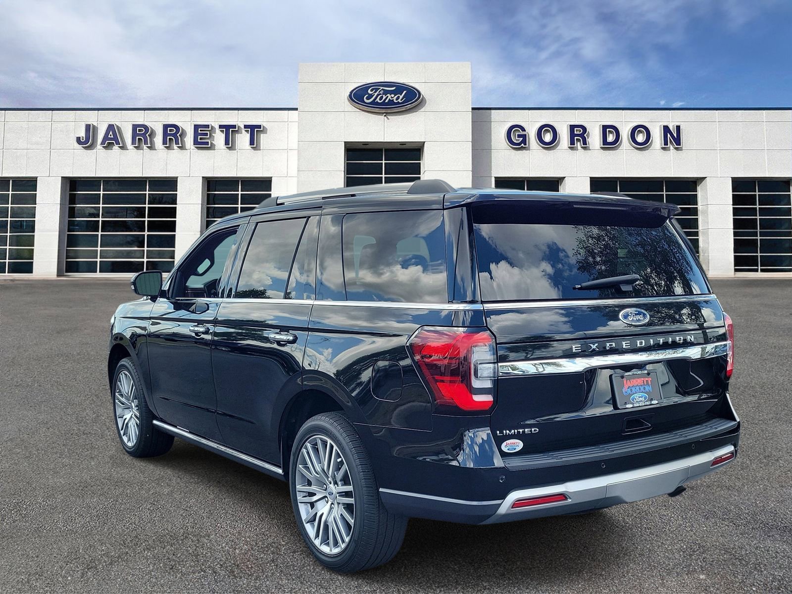 Certified 2022 Ford Expedition Limited RWD image 3