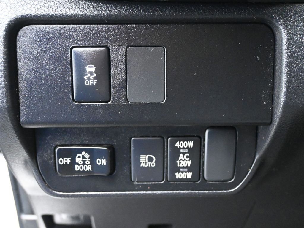 Used 2023 Toyota Tacoma TRD Off-Road image 39