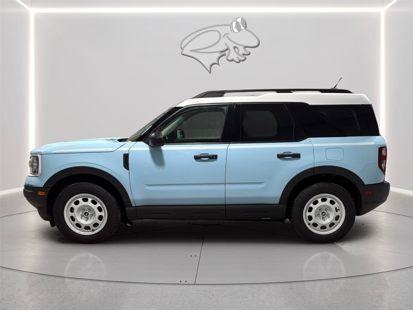 Certified 2023 Ford Bronco Sport Heritage w/ Heritage Convenience Package AWD/4WD image 2