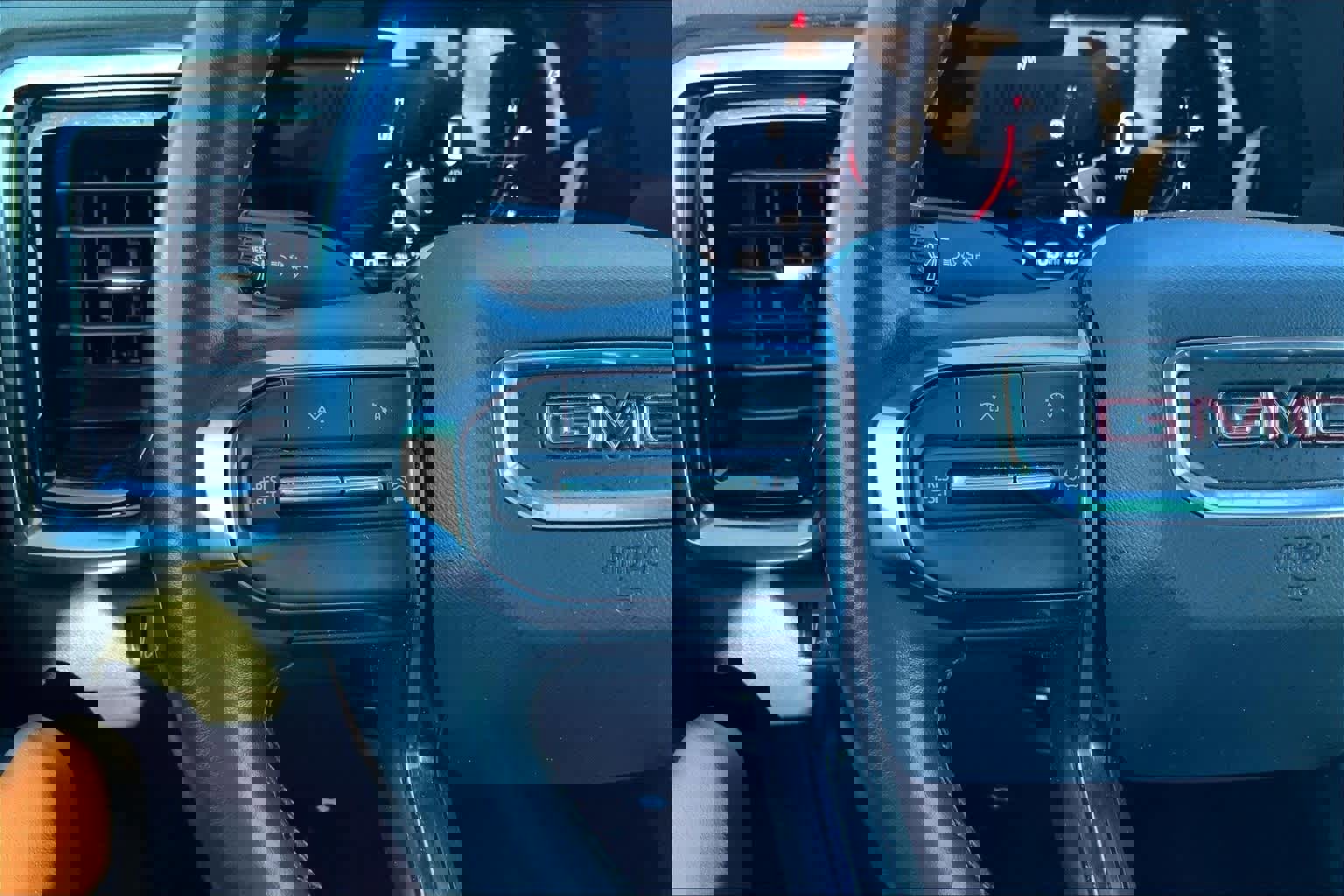 Used 2023 GMC Canyon AT4 w/ AT4 Premium Package image 24