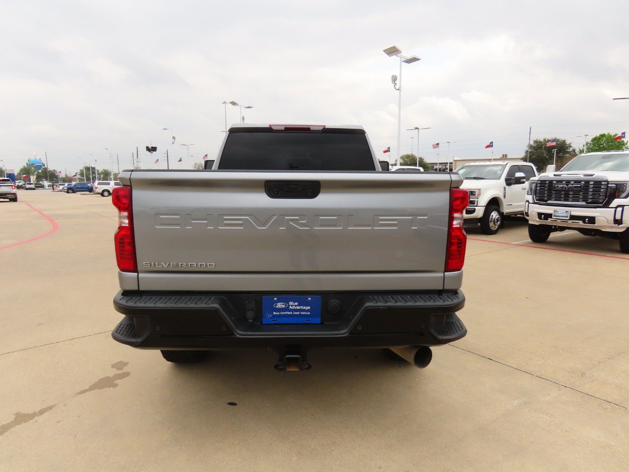Used 2024 Chevrolet Silverado 2500 Custom w/ Custom Value Package image 4