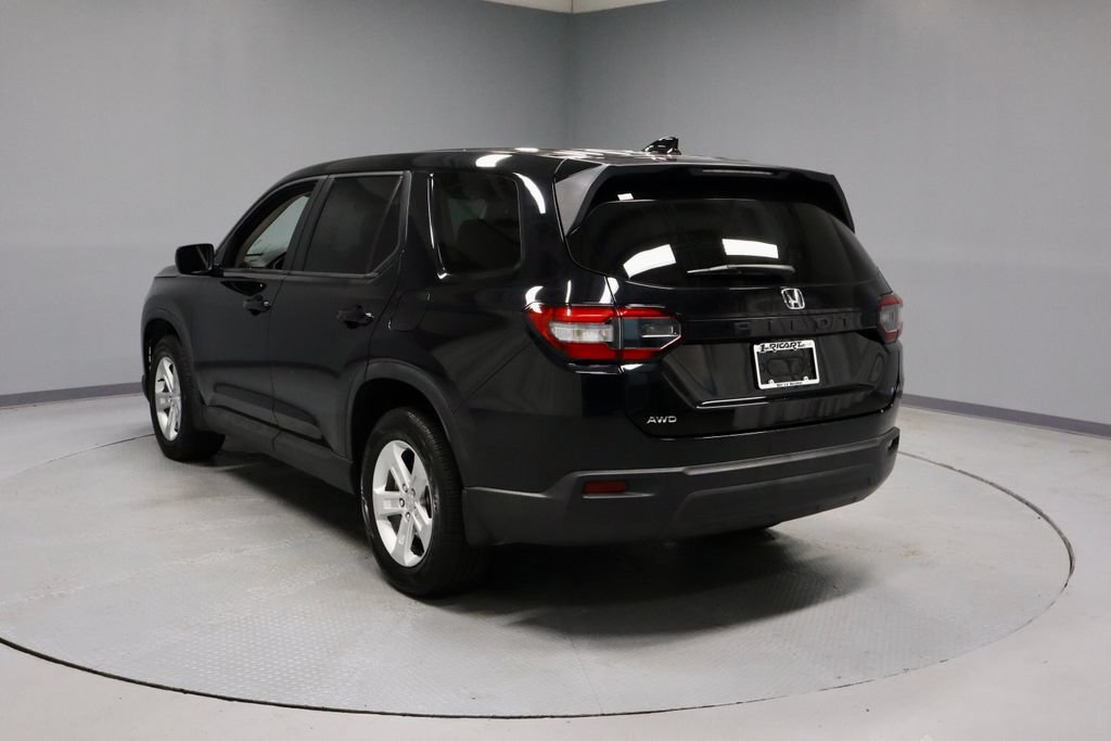 Used 2023 Honda Pilot LX image 7