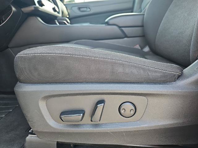 Used 2025 Nissan Pathfinder SV AWD/4WD image 27