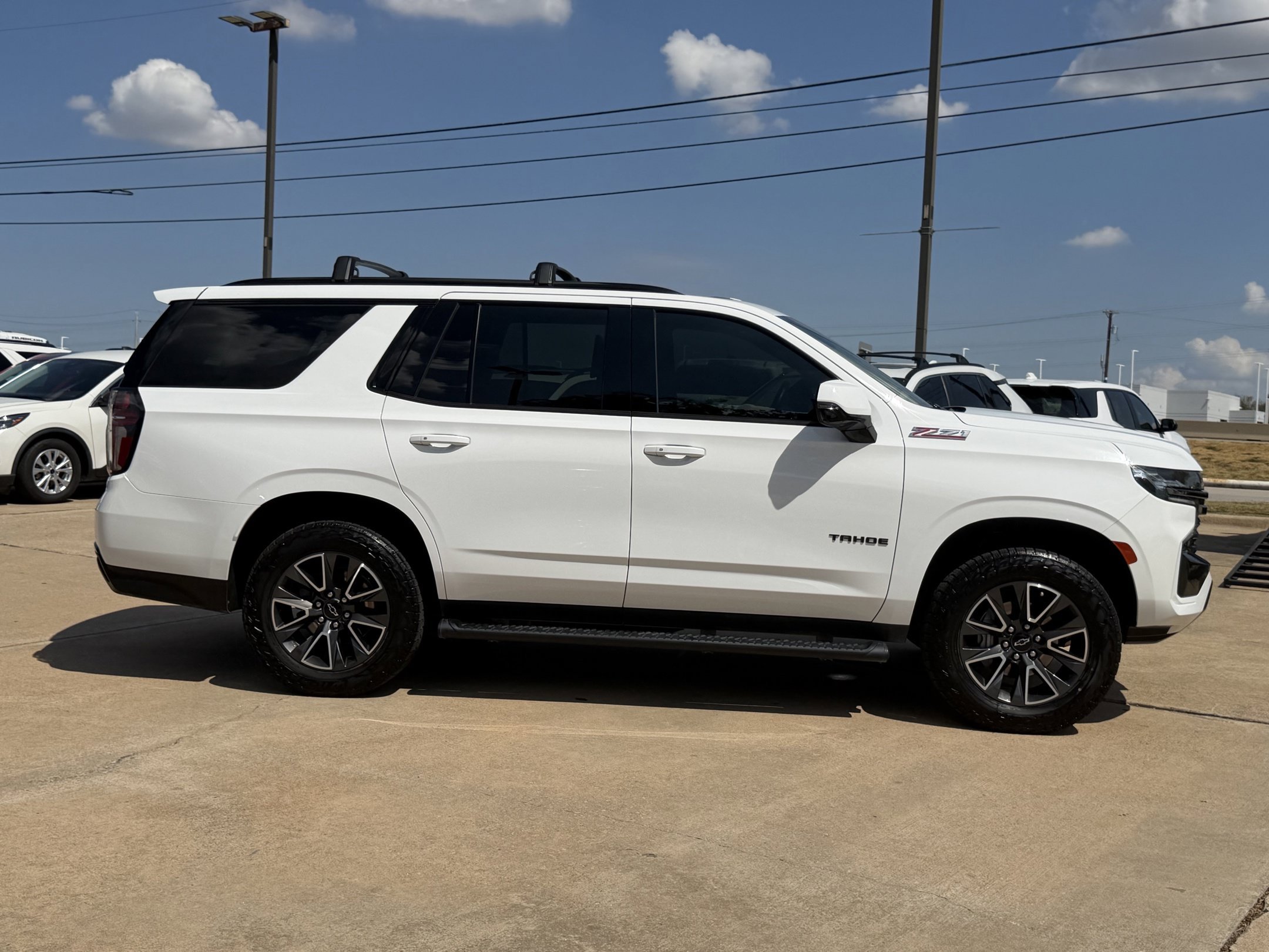 Used 2021 Chevrolet Tahoe Z71 w/ Z71 Off-Road Package AWD/4WD image 3