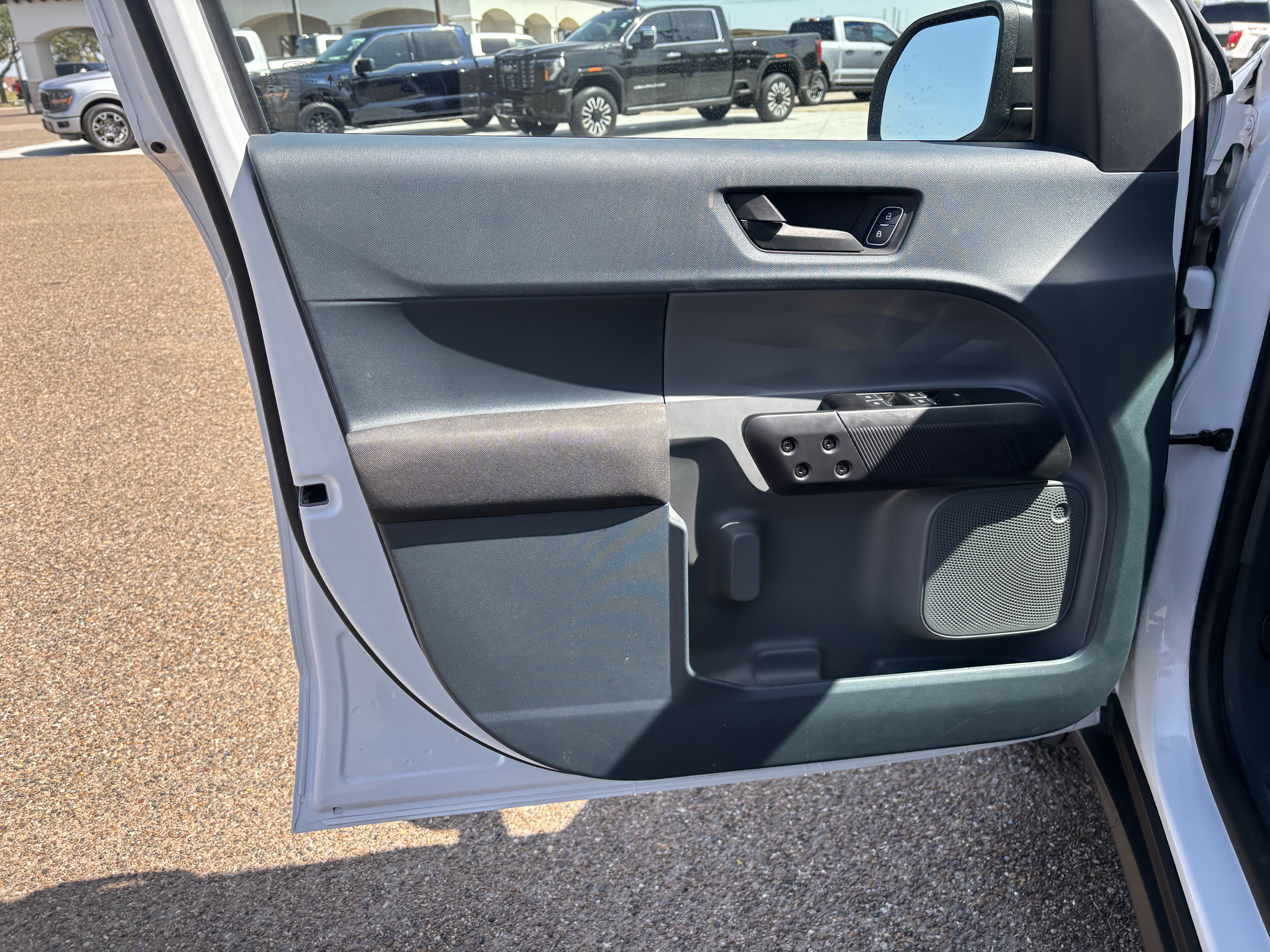 Certified 2025 Ford Maverick XL FWD image 9