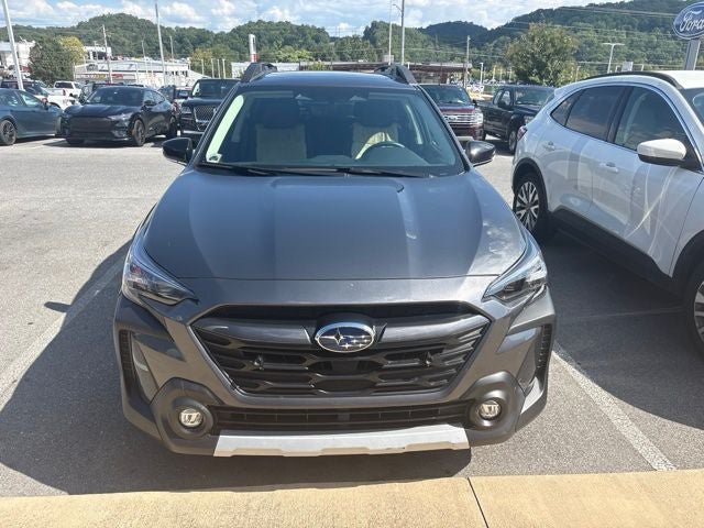 Used 2025 Subaru Outback Limited AWD/4WD image 3