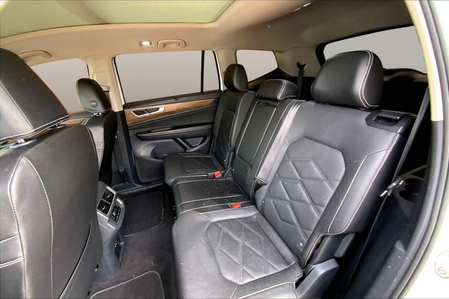Used 2024 Volkswagen Atlas SE FWD image 21