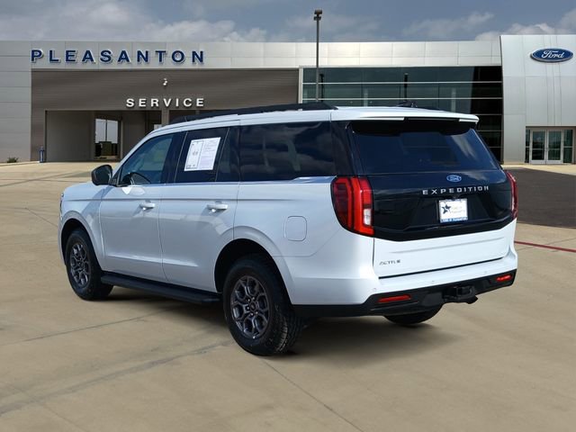 Certified 2025 Ford Expedition Active AWD/4WD image 3