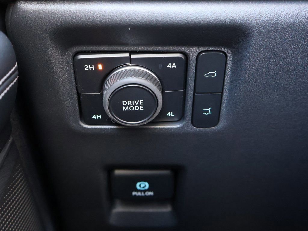 Certified 2025 Ford Expedition Max Platinum image 34