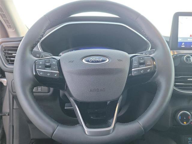 Certified 2022 Ford Escape Titanium w/ Class II Trailer Tow Package image 15