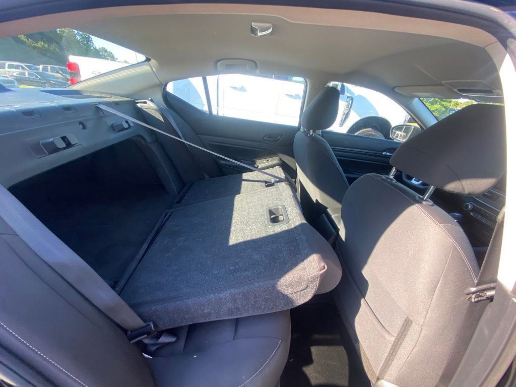 Used 2024 Nissan Altima 2.5 SV FWD image 27