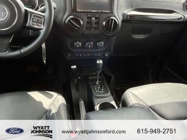 Used 2017 Jeep Wrangler Unlimited Sahara AWD/4WD image 15