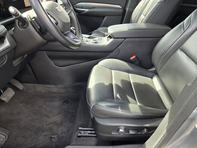 Used 2025 Cadillac XT4 Premium Luxury FWD image 25