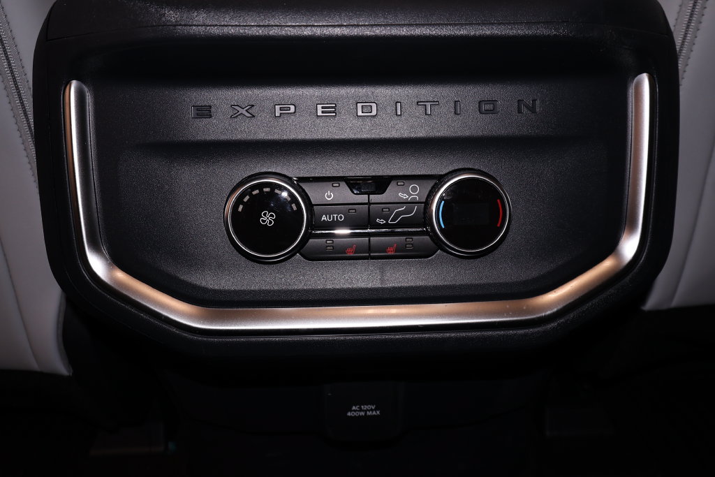 Certified 2027 Ford Expedition Platinum AWD/4WD image 17