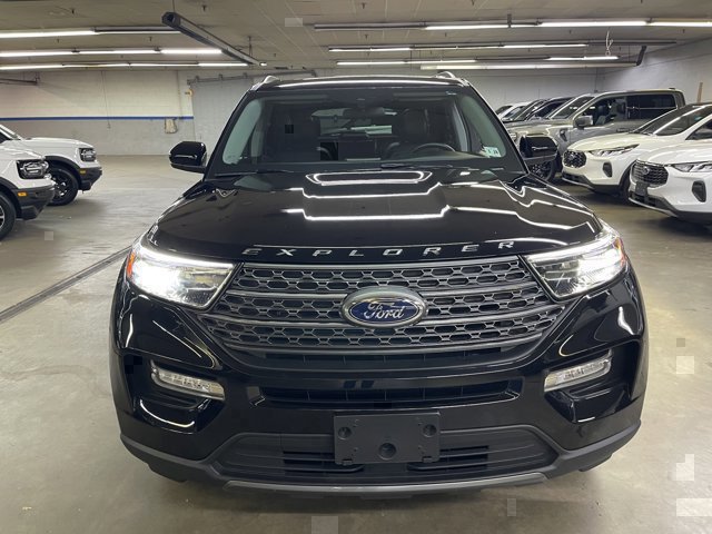 Certified 2022 Ford Explorer XLT w/ Equipment Group 202A AWD/4WD image 2