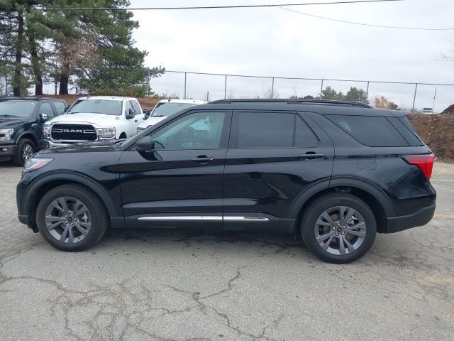 Certified 2025 Ford Explorer Active w/ Active Comfort Package image 2