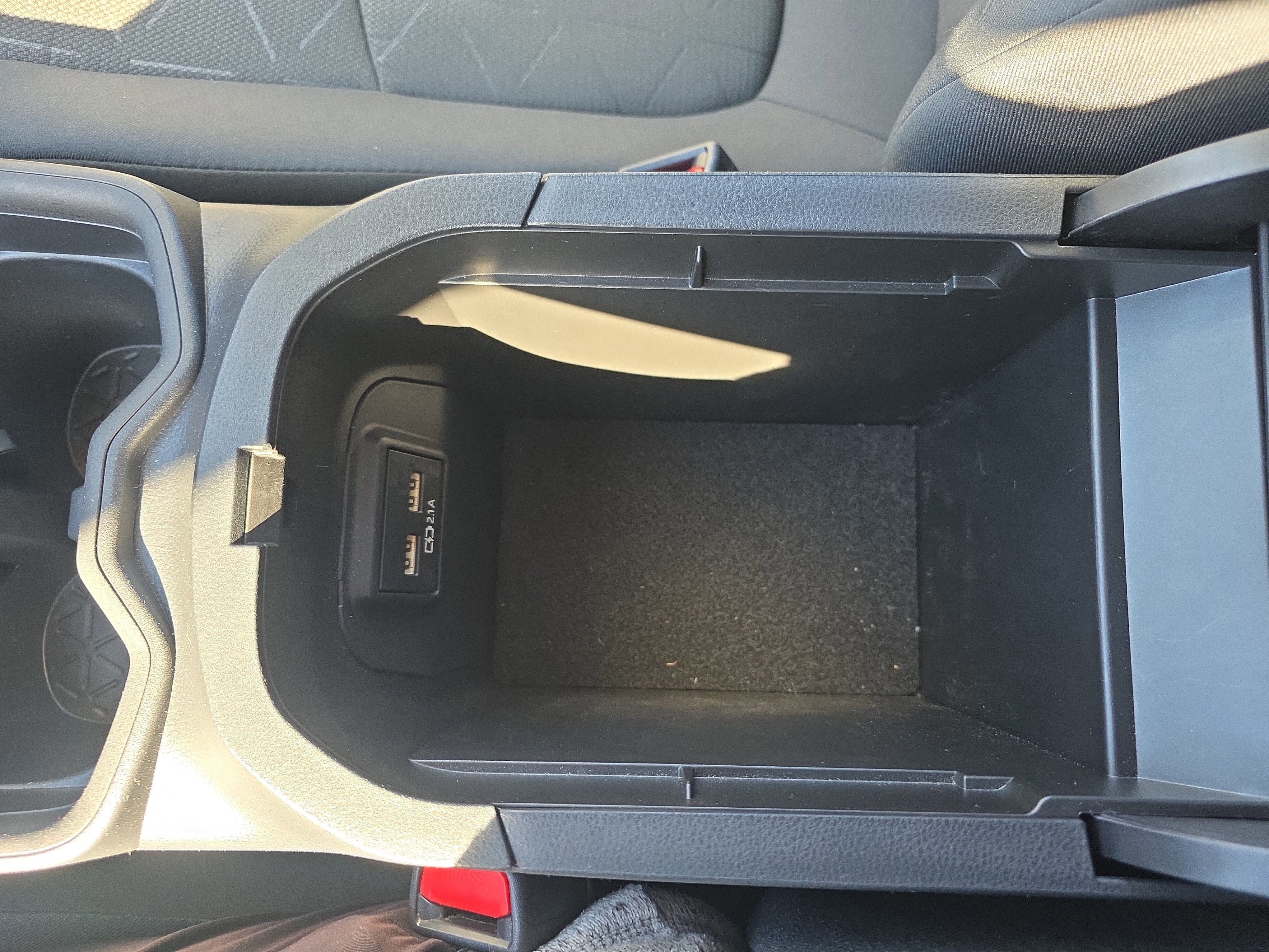 Used 2021 Toyota RAV4 XLE w/ Convenience Package image 43