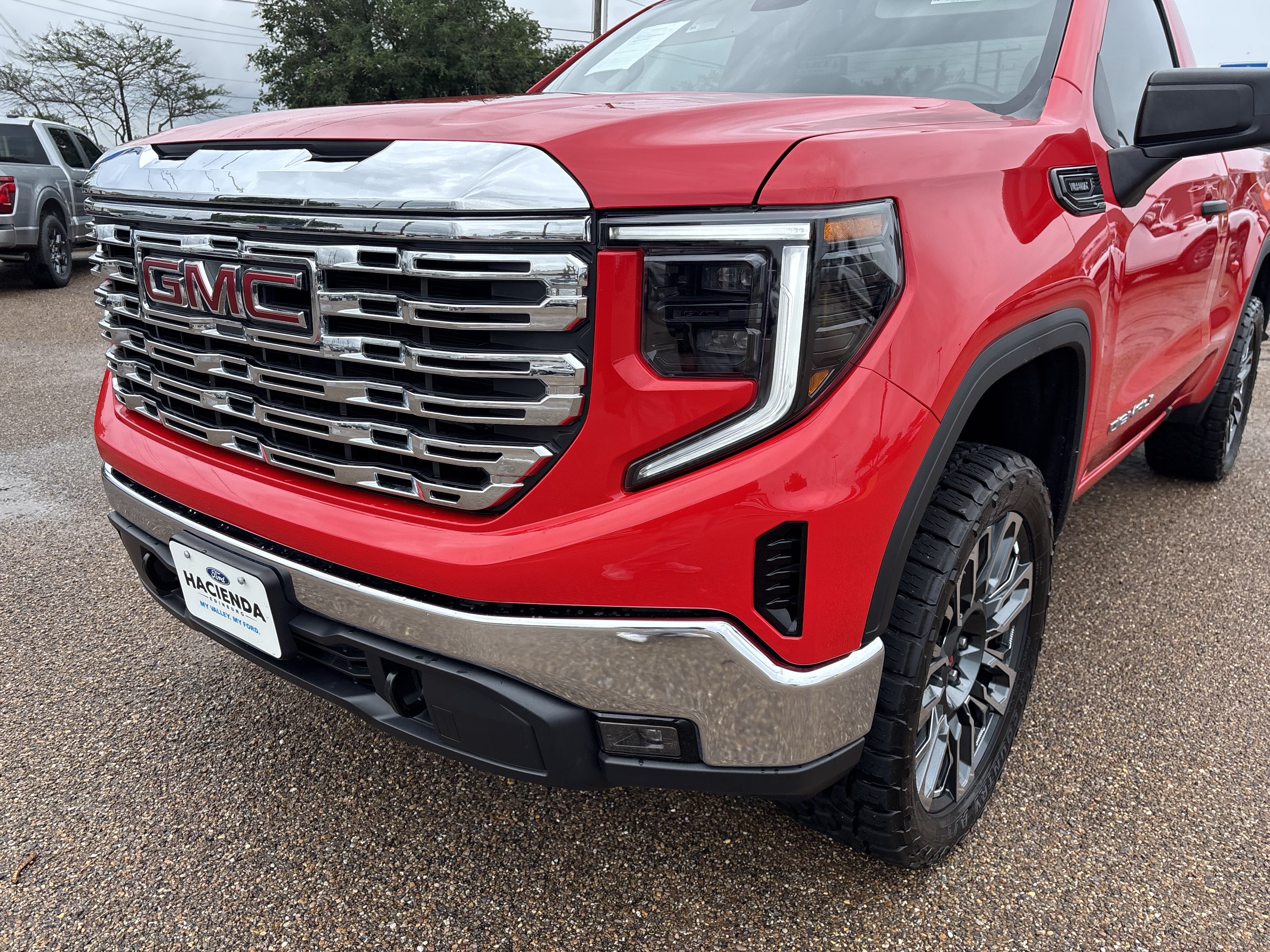 Used 2025 GMC Sierra 1500 Pro w/ Pro Value Package AWD/4WD image 6