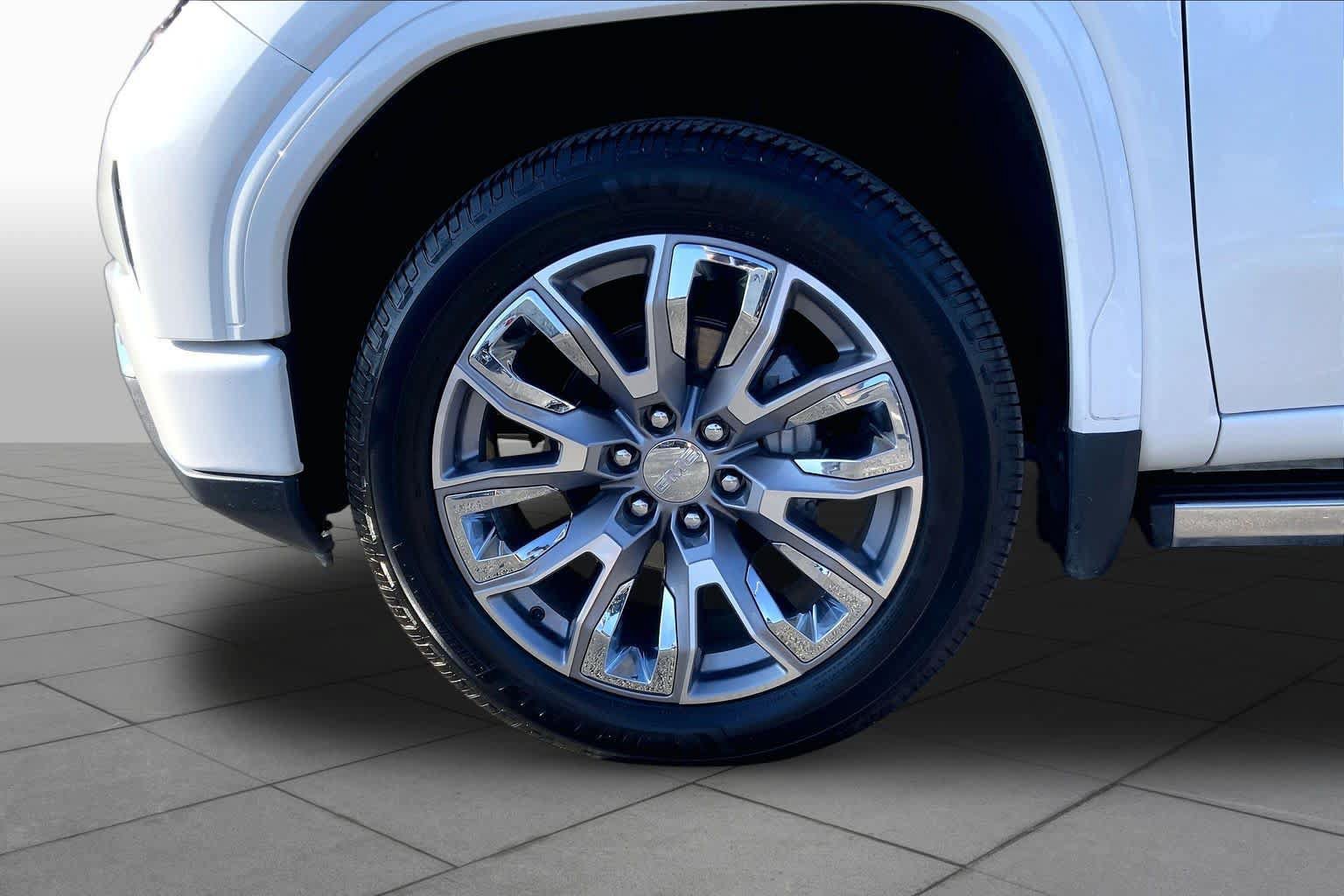 Used 2024 GMC Sierra 1500 Denali w/ Denali Reserve Package AWD/4WD image 11