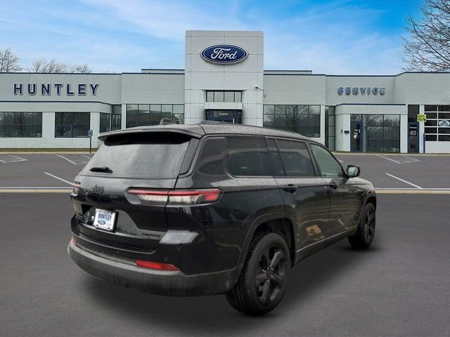 Used 2023 Jeep Grand Cherokee L Limited w/ Black Appearance Package AWD/4WD image 5