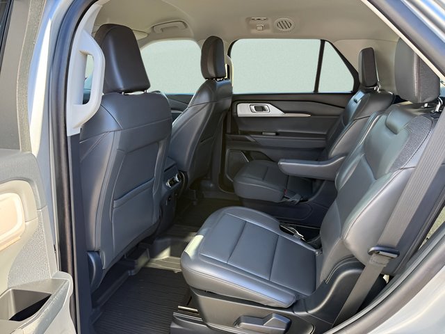 Certified 2025 Ford Explorer Active w/ Active Comfort Package AWD/4WD image 5