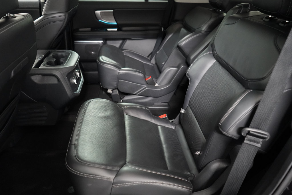 Certified 2025 Ford Expedition Platinum AWD/4WD image 20