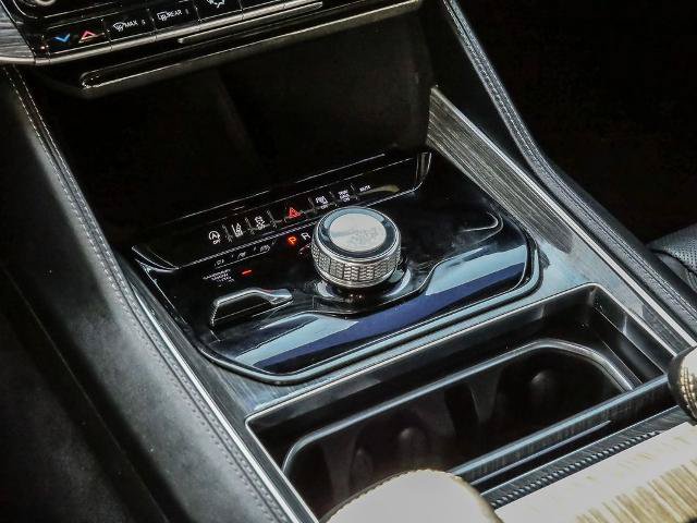 Used 2022 Jeep Wagoneer Series II AWD/4WD image 30