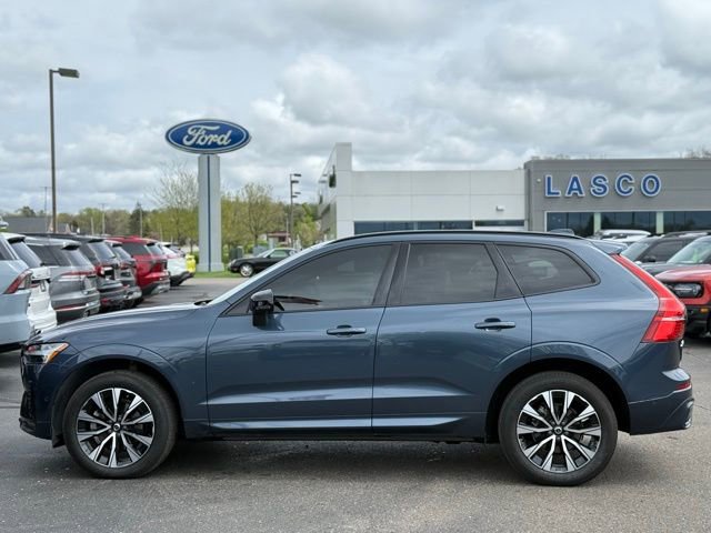 Used 2023 Volvo XC60 B5 Plus AWD/4WD image 46