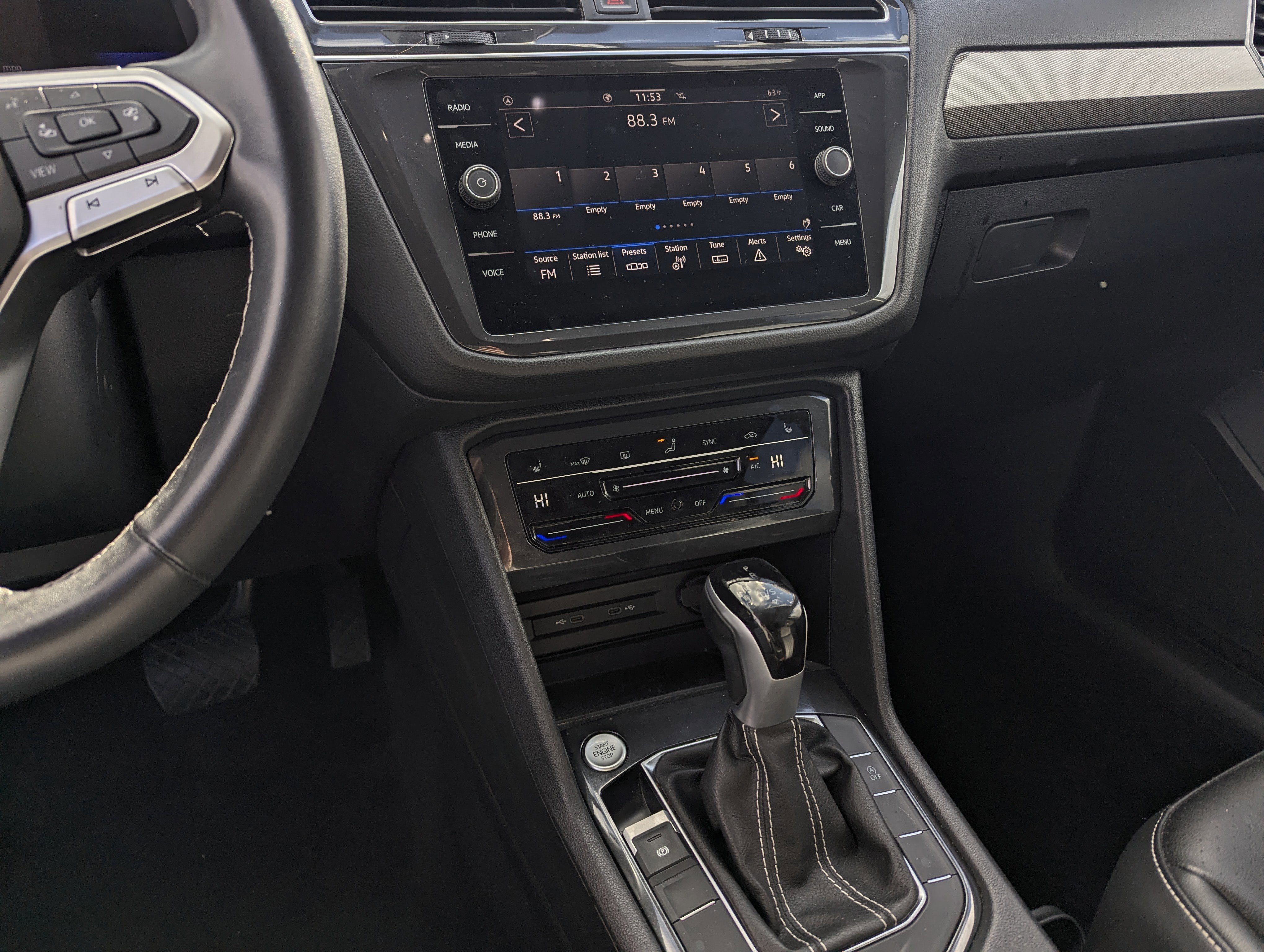 Used 2023 Volkswagen Tiguan SE image 11