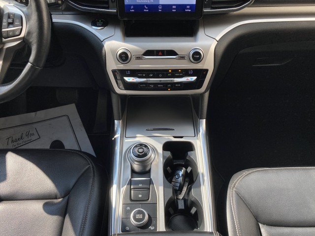 Certified 2020 Ford Explorer XLT w/ Equipment Group 202A AWD/4WD image 21