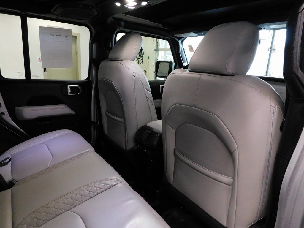 Used 2022 Jeep Wrangler Unlimited Sahara image 35