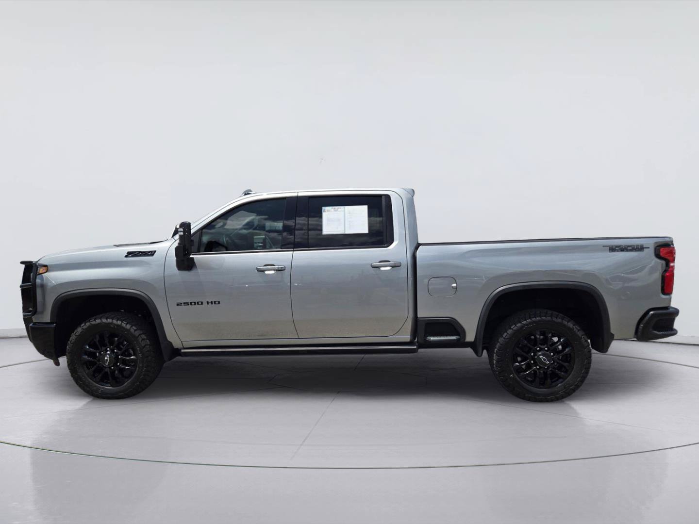 Used 2025 Chevrolet Silverado 2500 LTZ w/ LTZ Plus Package AWD/4WD image 5