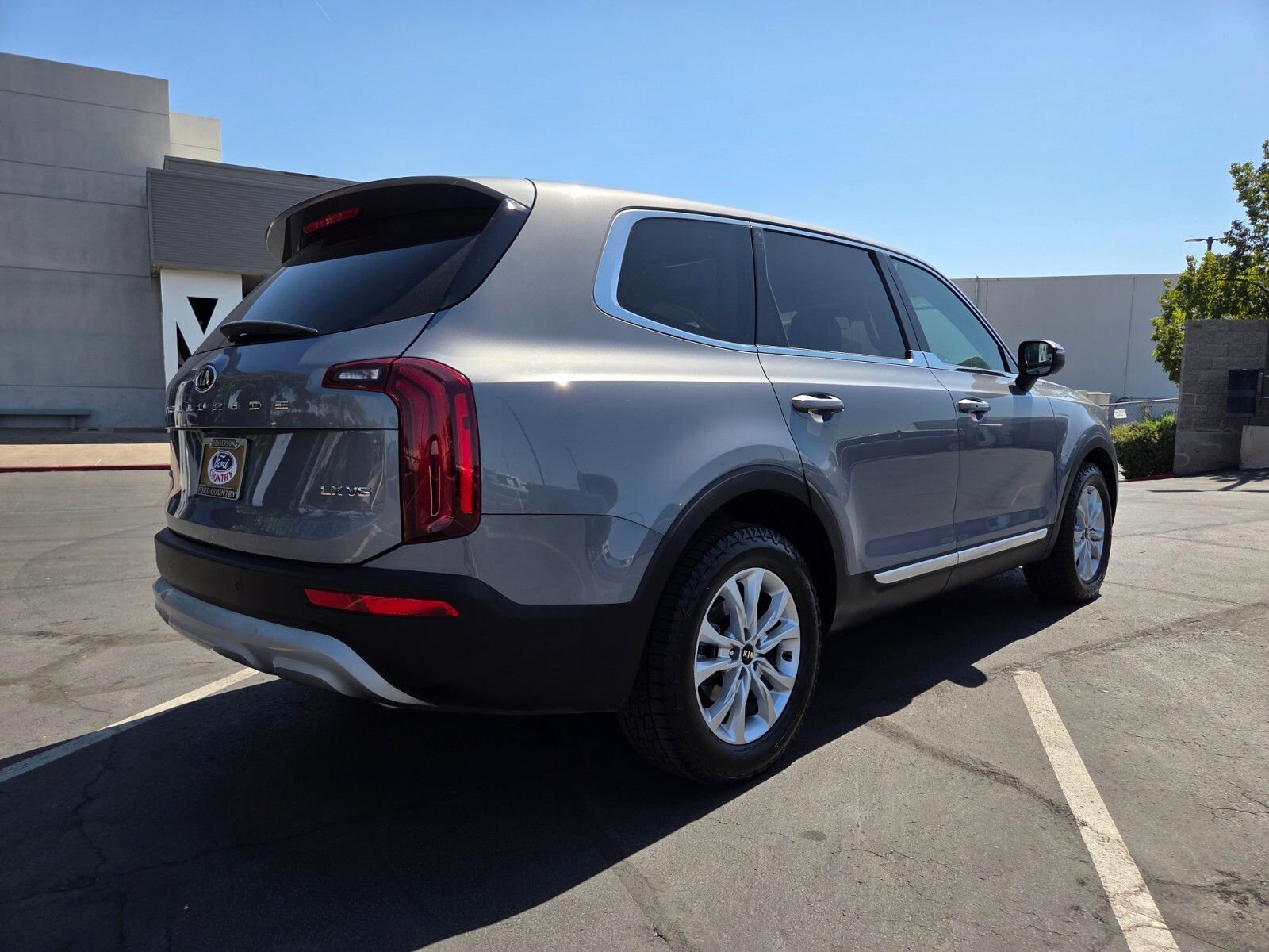 Used 2021 Kia Telluride LX AWD/4WD image 6