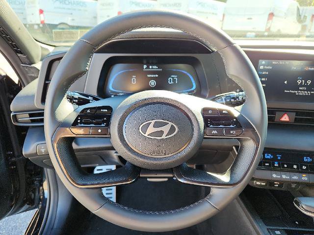 Used 2025 Hyundai Elantra Sport FWD image 18