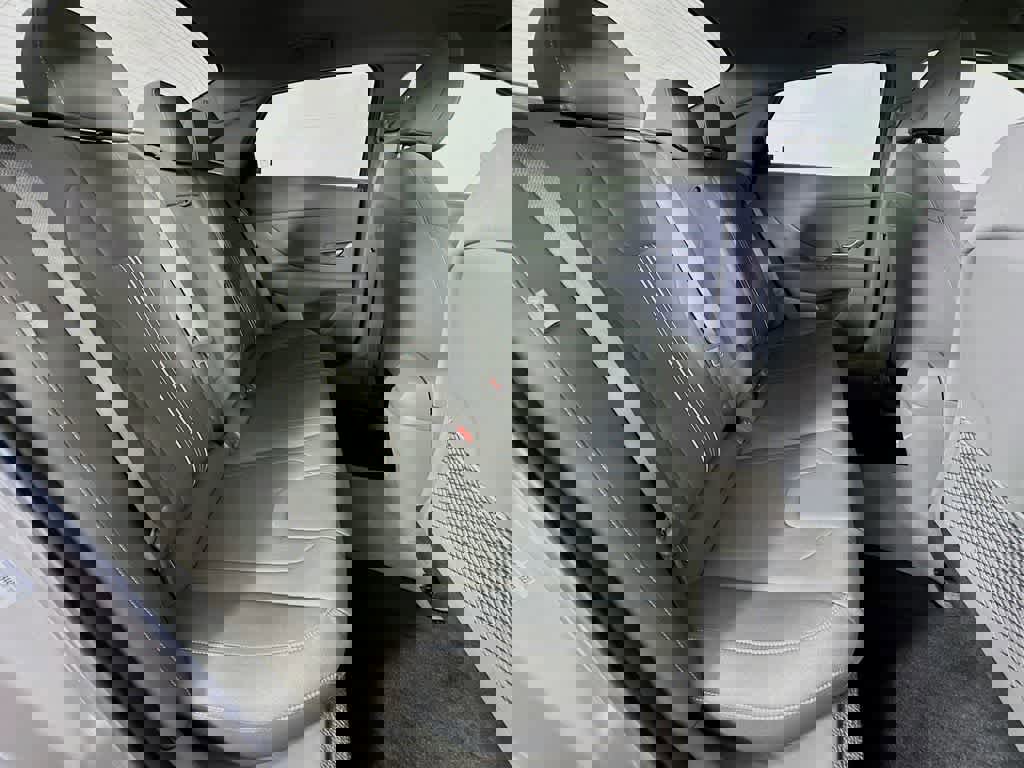 Used 2025 Hyundai Elantra SEL image 33