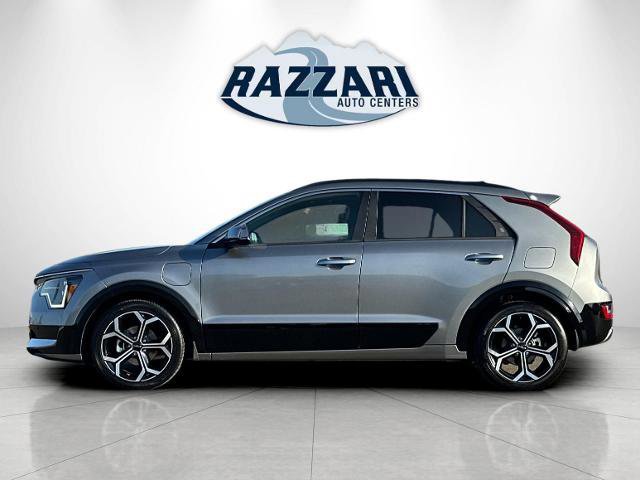 Used 2024 Kia Niro SX Touring image 2