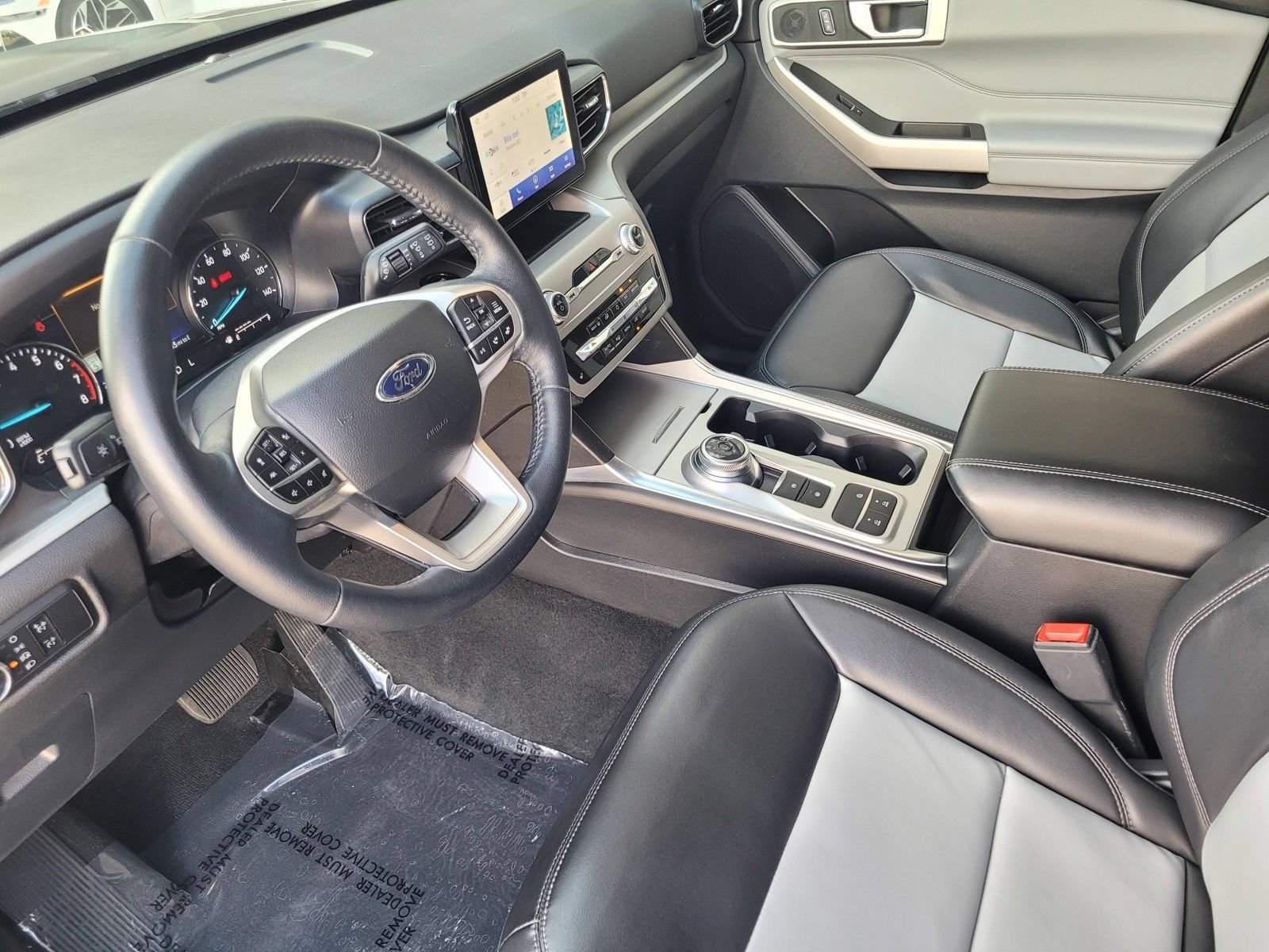 Certified 2023 Ford Explorer XLT w/ Equipment Group 202A RWD image 19