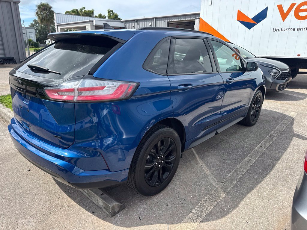 Certified 2024 Ford Edge SE w/ Black Appearance Package AWD/4WD image 4