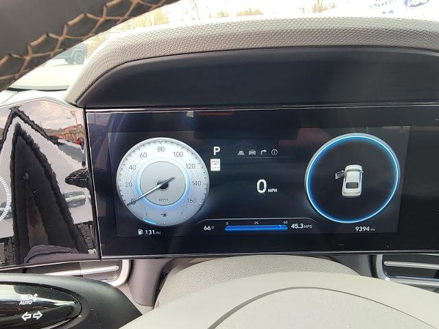 Used 2025 Hyundai Elantra SEL image 17