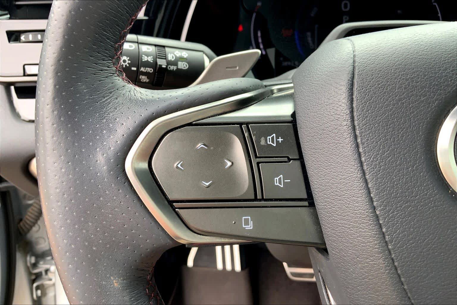 Used 2023 Lexus RX 500h F Sport w/ Accessory Package (Z1) AWD/4WD image 23