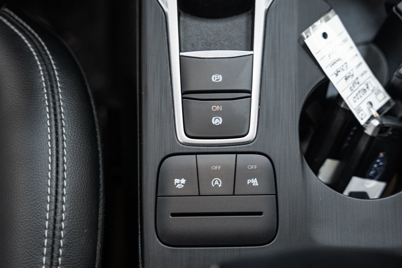 Certified 2022 Ford Escape Titanium image 31