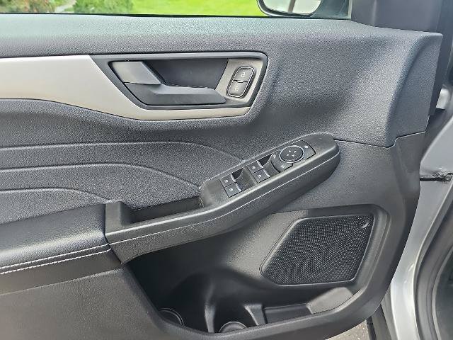 Certified 2022 Ford Escape SE AWD/4WD image 9