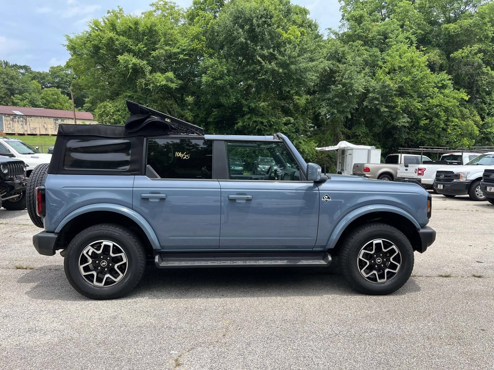 Certified 2025 Ford Bronco Outer Banks AWD/4WD image 2