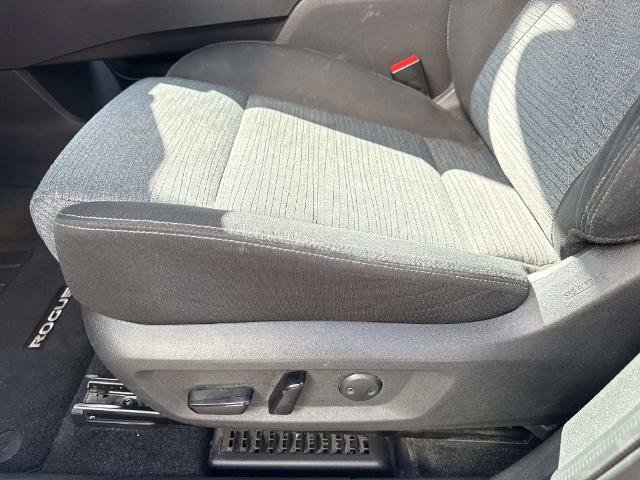 Used 2023 Nissan Rogue SV FWD image 16