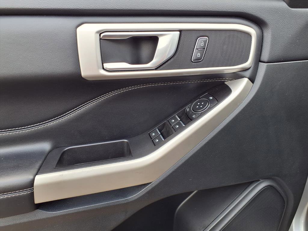 Certified 2022 Ford Explorer XLT w/ Equipment Group 202A image 13