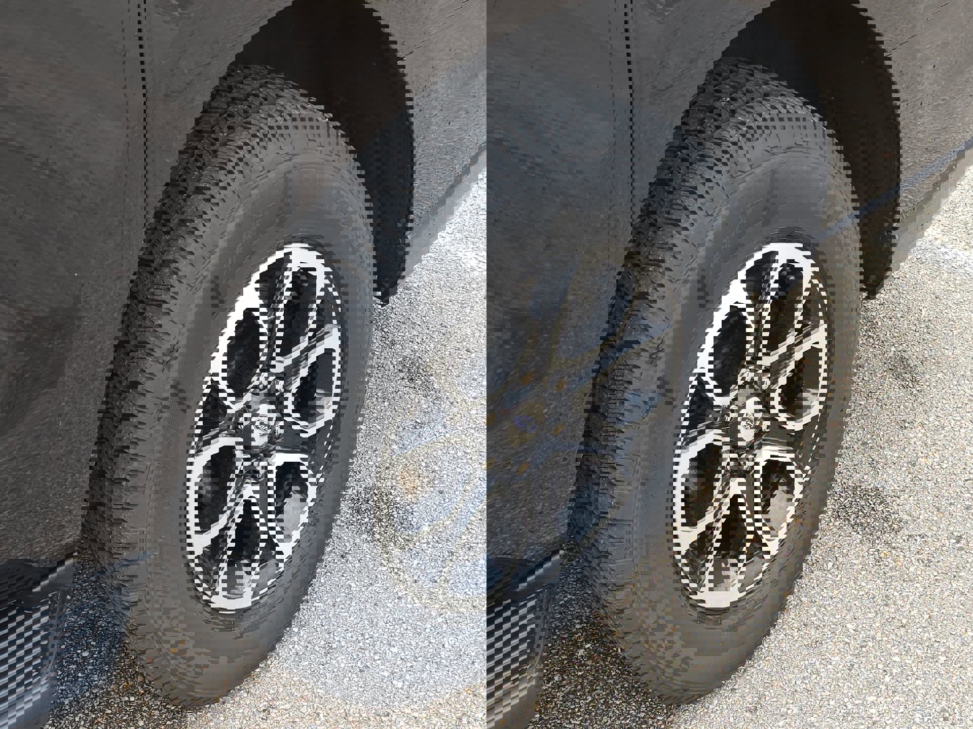 Certified 2024 Ford Expedition Max XLT image 10