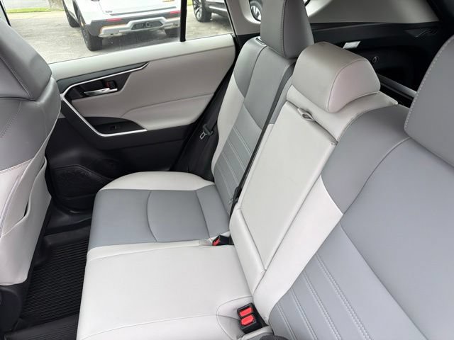 Used 2022 Toyota RAV4 XLE Premium FWD image 9