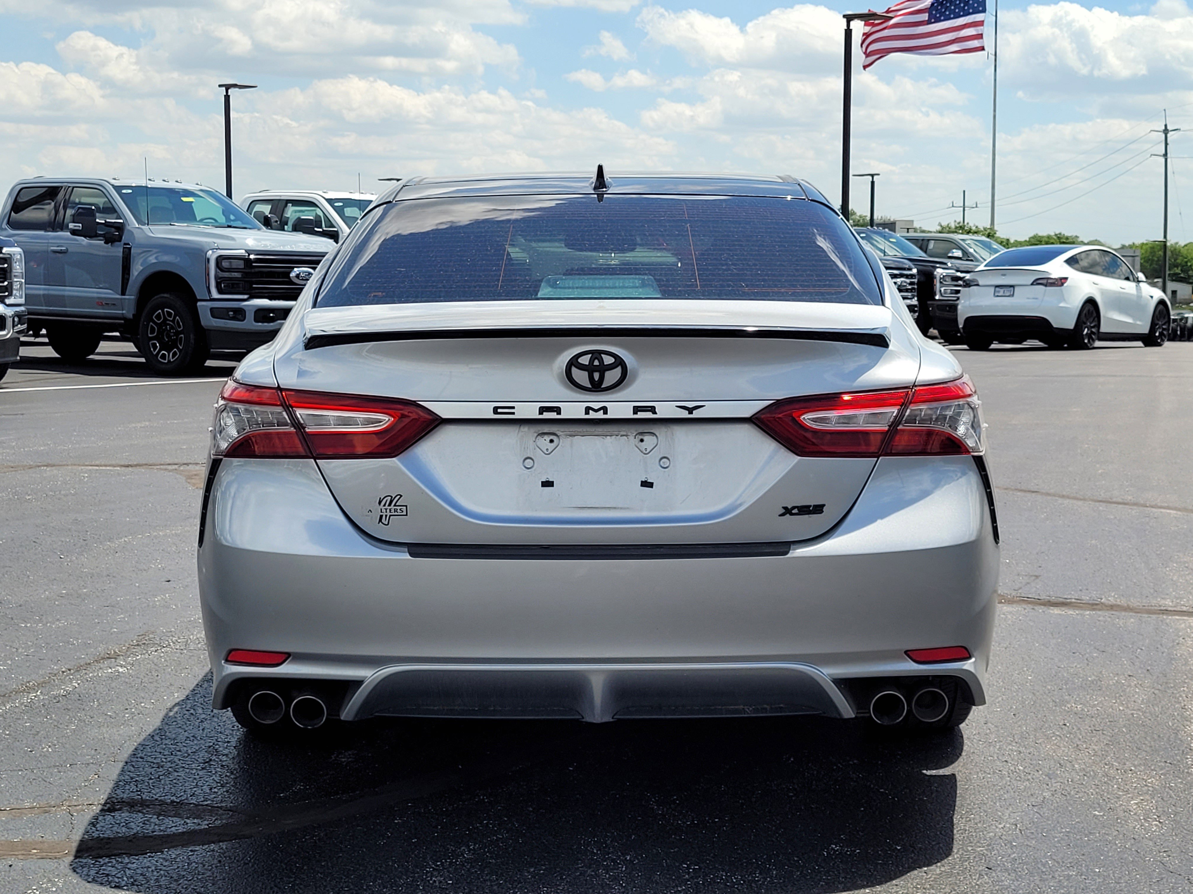 Used 2019 Toyota Camry XSE FWD image 5