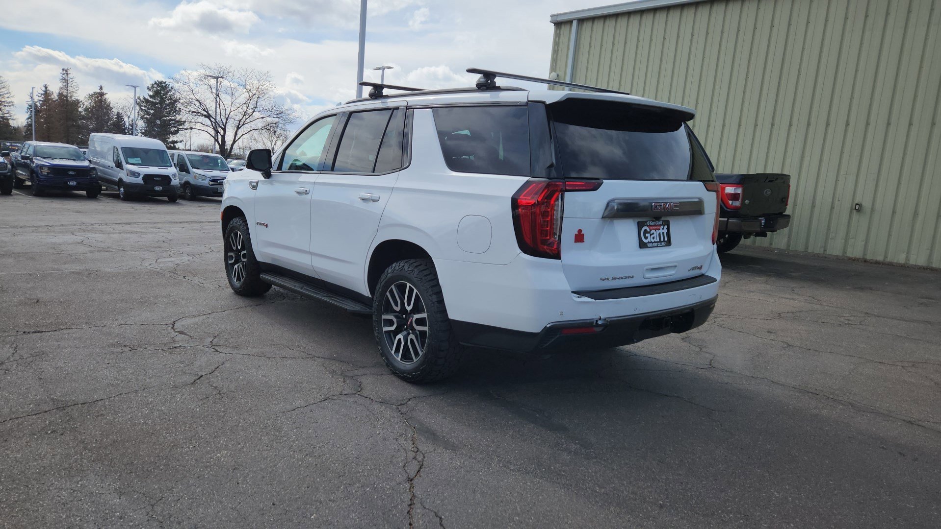 Used 2023 GMC Yukon AT4 w/ Technology Package image 12