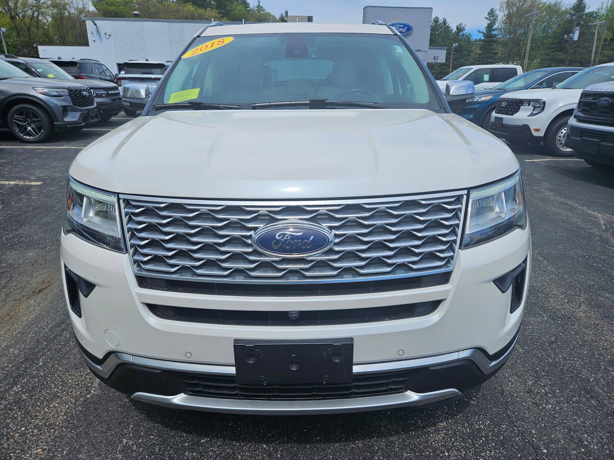 Certified 2018 Ford Explorer Platinum AWD/4WD image 2
